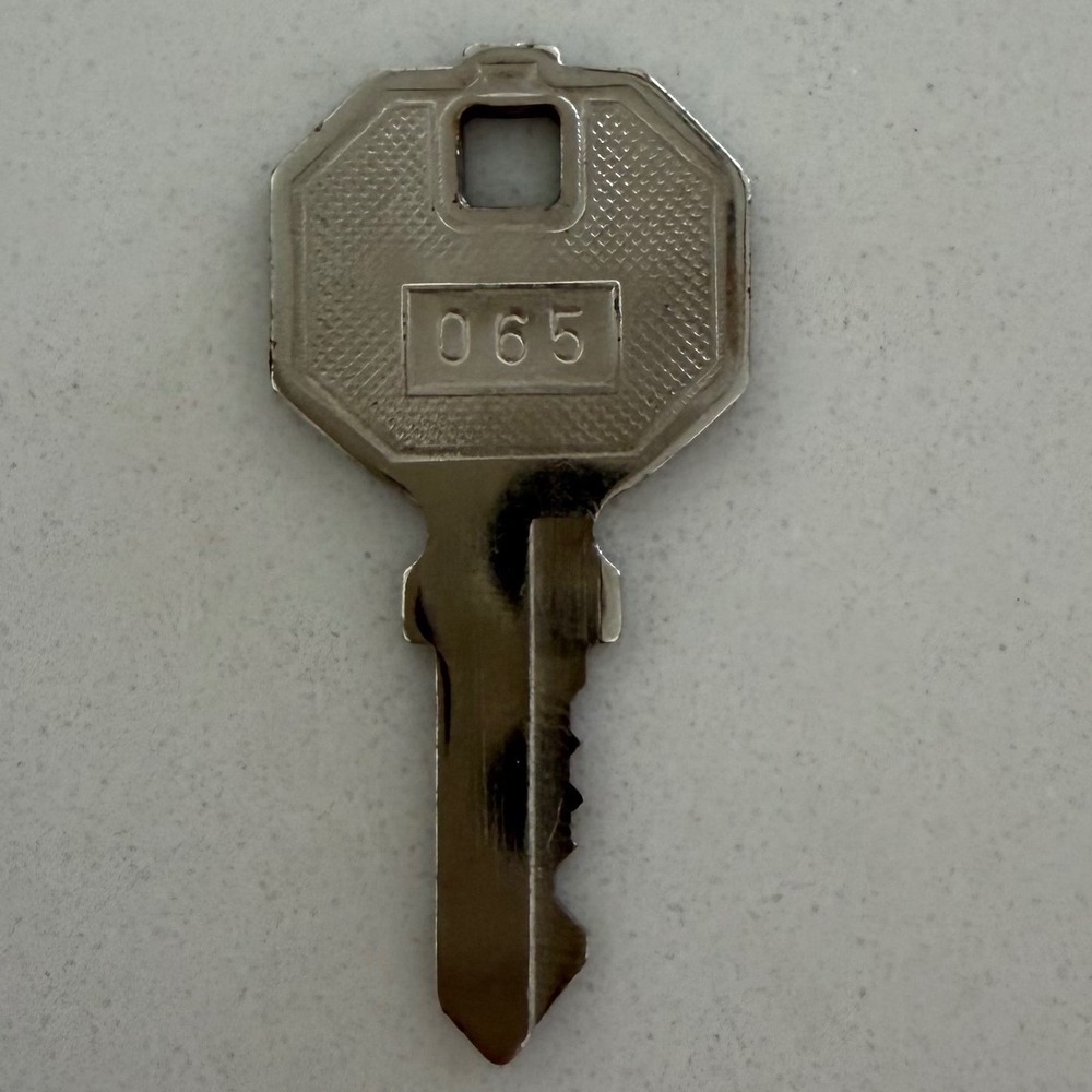 T6 065 Silver Metal Key Octagonal Head Textured Single Sided Cut Spare